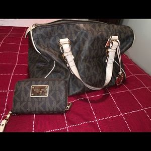 Michael Kors Signature Handbag & Wallet